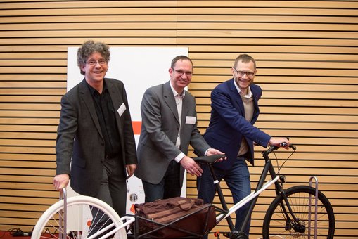 Fachtagung zum Thema “Öffentliche Fahrradvermietsysteme“mit Prof. Dr. Volker Blees, Frieder Zappe und Prof. Dr. Bodo Igler - © Susanne Lührig